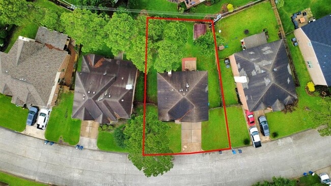 Building Photo - 8522 Sports Haven Dr