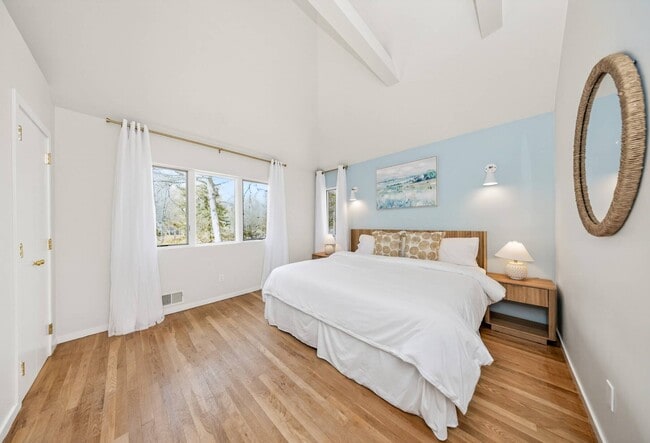 Building Photo - 12 Douglas Ct