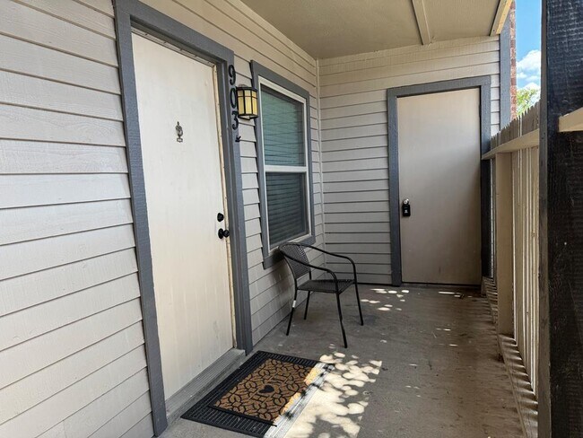 Building Photo - 6701 Eastridge Rd