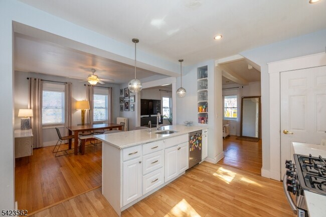 Building Photo - 38 Claremont Ave