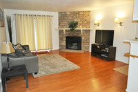 Building Photo - 8335 Fairmount Dr