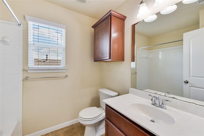 Building Photo - 371 Purple Martin Ave