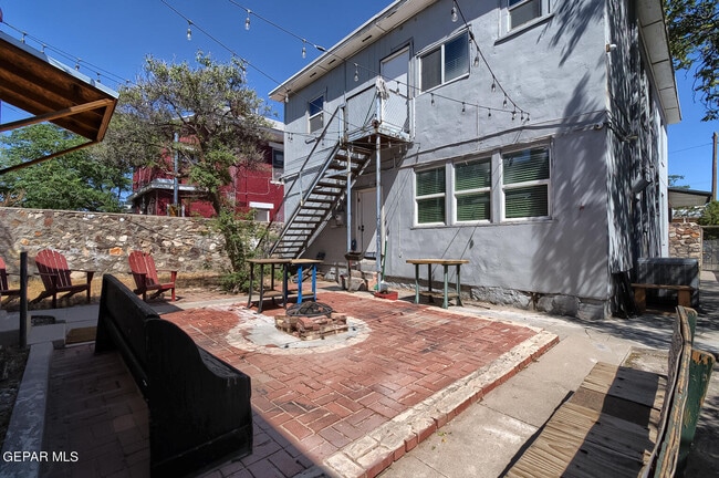 Building Photo - 1305 E Rio Grande Ave
