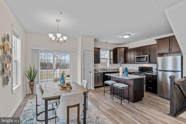 Building Photo - 2027 Ter Vw Ln