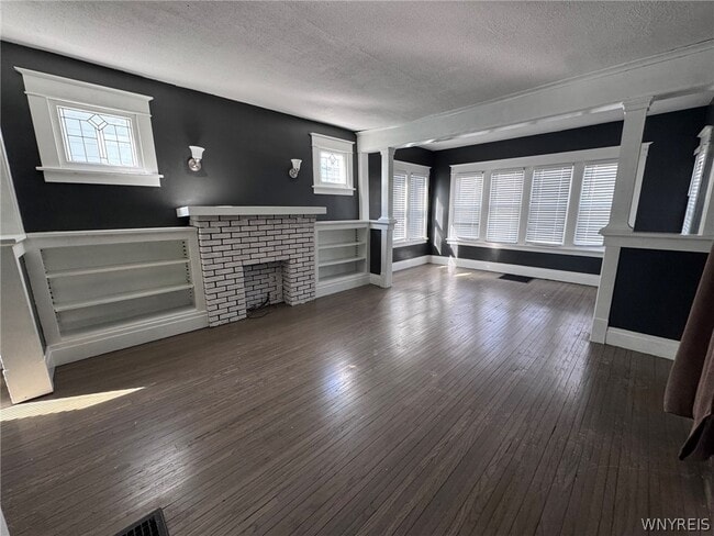 Building Photo - 55 Parkwood Ave