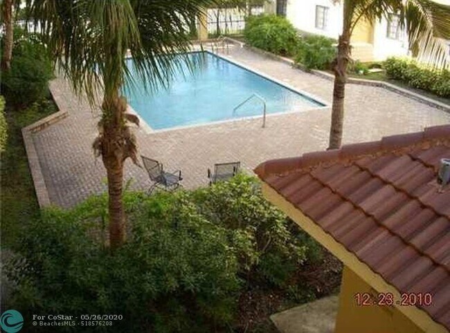 Building Photo - 2801 Riverside Dr
