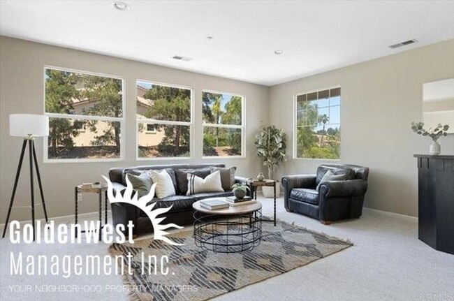 Building Photo - Luxurious 4Bdm 3Ba Escondido Estate with R...