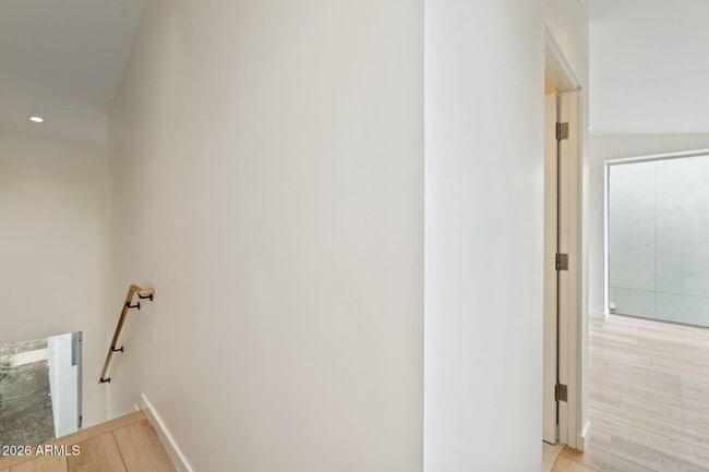 Building Photo - 1337 E Polk St