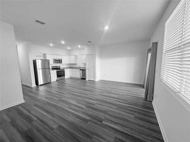 Building Photo - 6158 Daerr Rdg St