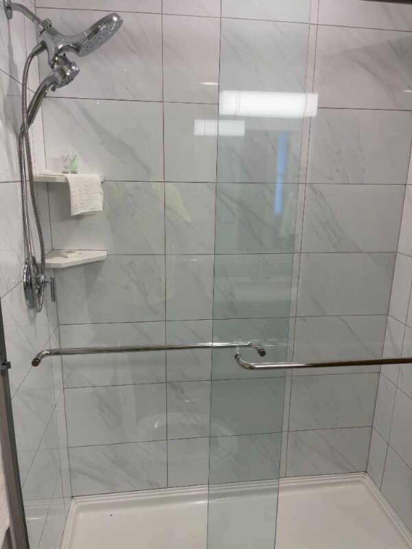 Building Photo - 1417 W 9th St