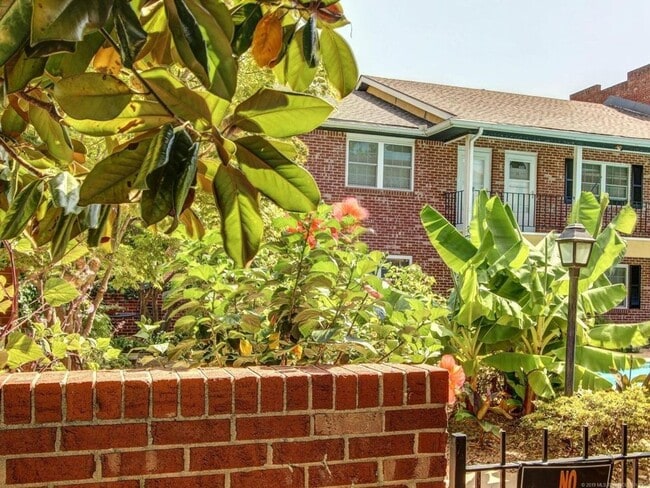 Building Photo - 2 Bed / 2 Bath Condo On Riverside!