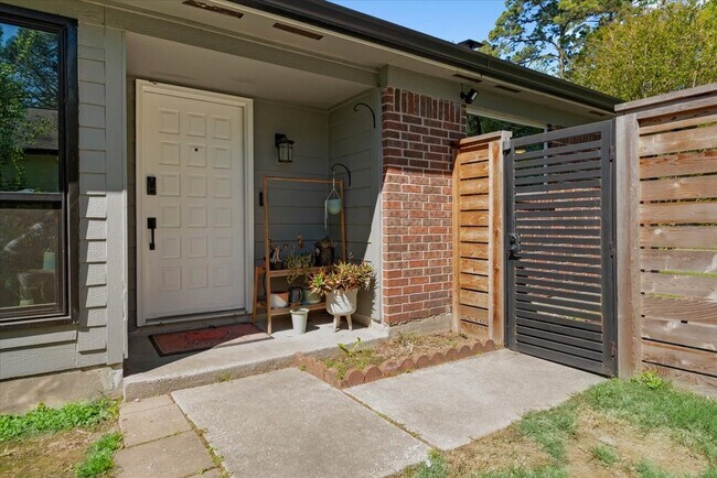 Building Photo - 88 W High Oaks Cir