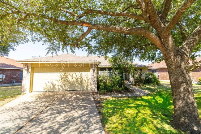 Building Photo - 2557 Vernell Way
