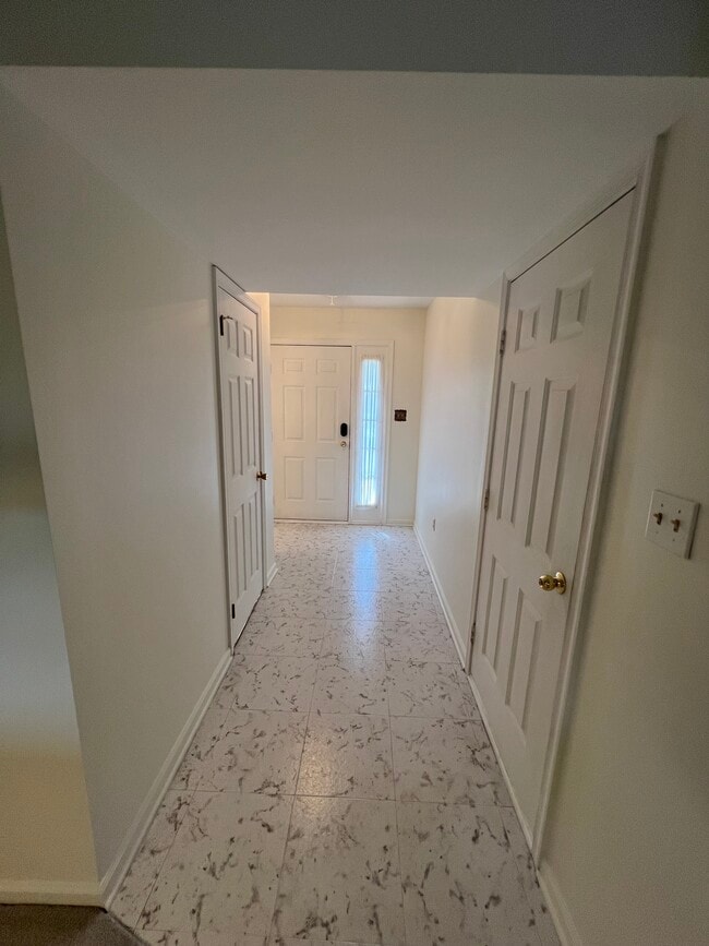 Building Photo - 1534 MacIntosh Way