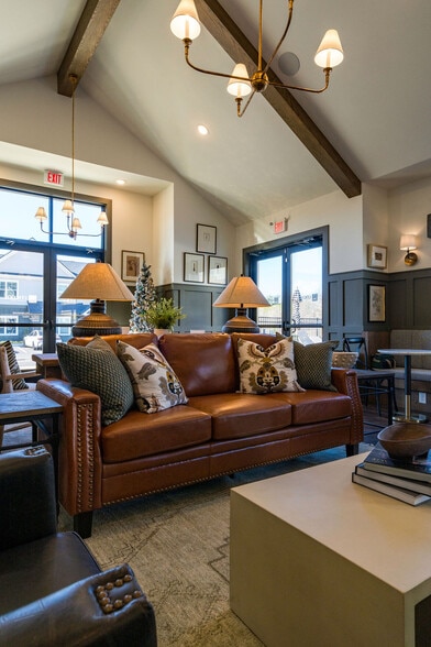 Building Photo - Encore at Reems Creek