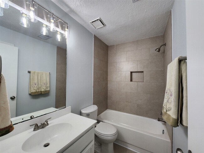 Building Photo - 8534 Dawnridge Dr