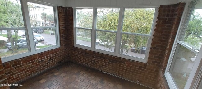 Building Photo - 2149 St Johns Ave