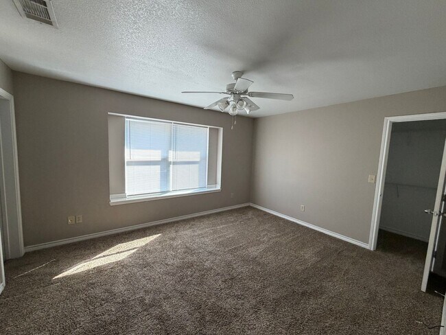 Building Photo - 2535 Pascal Ct