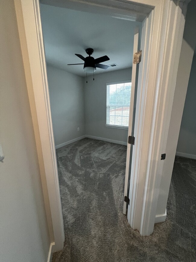 Building Photo - Exceptional 3-Level Corner Unit Townhome w...