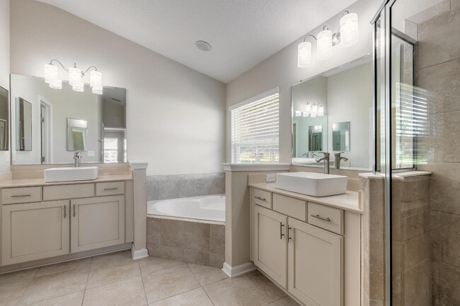 Building Photo - 68 Auberry Dr