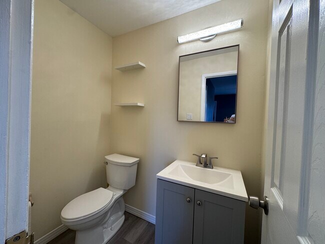 Building Photo - 1412 Whitpain Hills