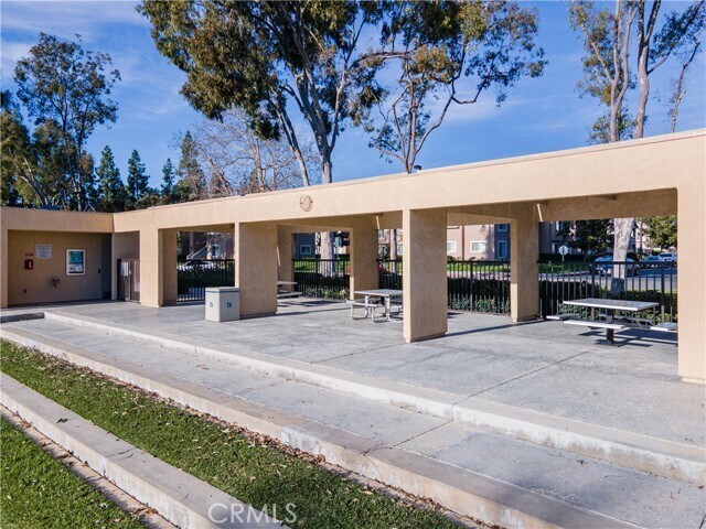 Building Photo - 31 Windjammer