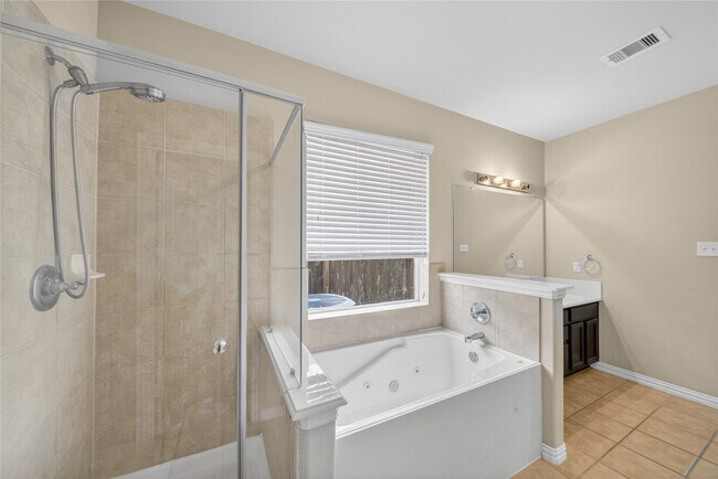 Building Photo - 2411 Horned Owl Dr