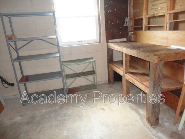 Building Photo - 1417 Pennel Dr