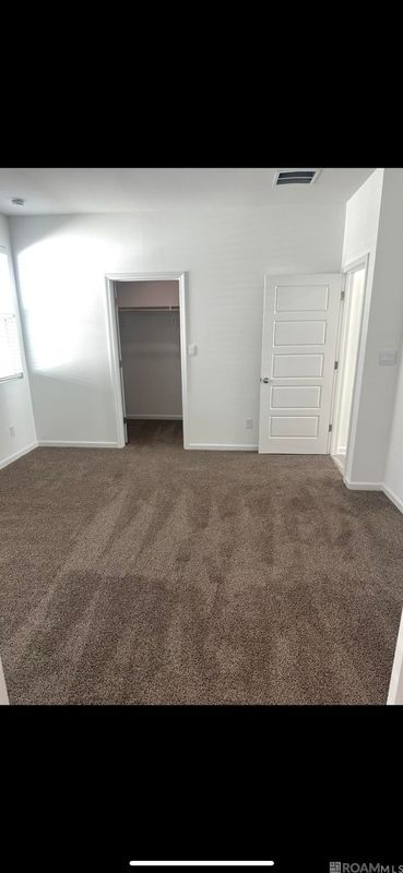 Building Photo - 943 Renova Dr