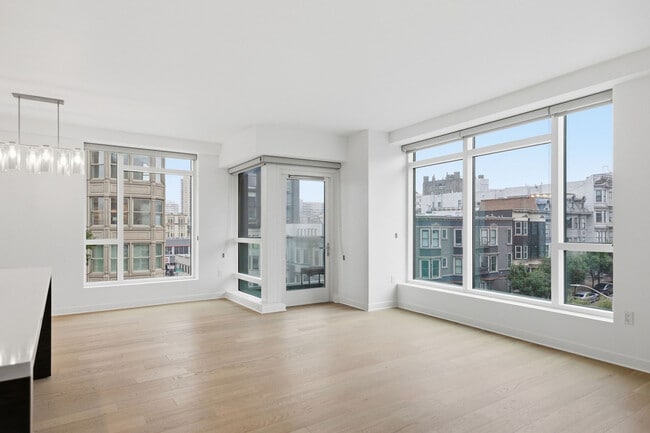 Building Photo - 1688 Pine St