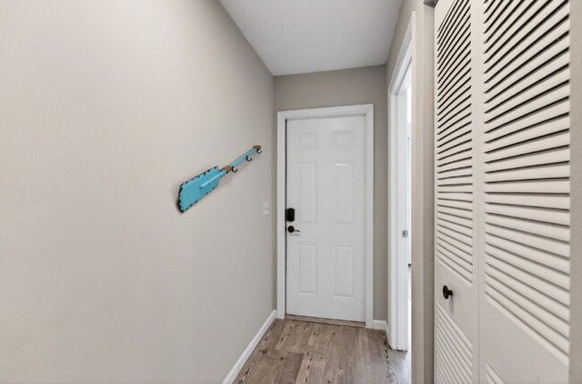Building Photo - 460 Hardwood Pl
