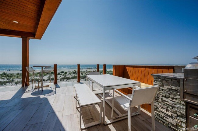 Building Photo - 11 Michigan St