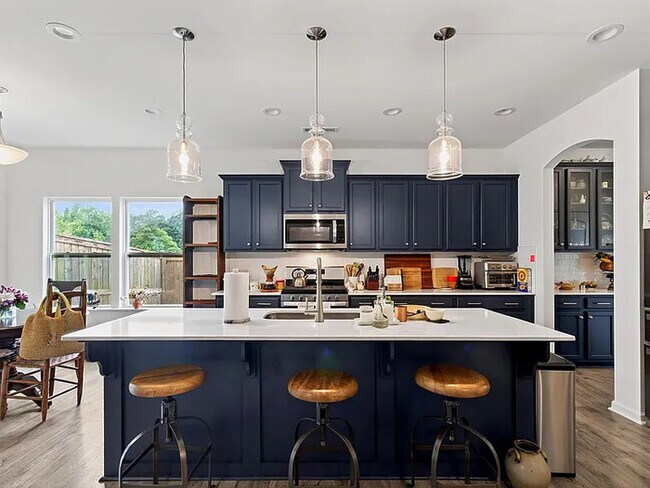 Building Photo - Earn Wealth While Leasing – Like a Homeowner – Lease to Own