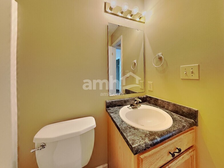 Building Photo - 6104 Lake Freeman Dr