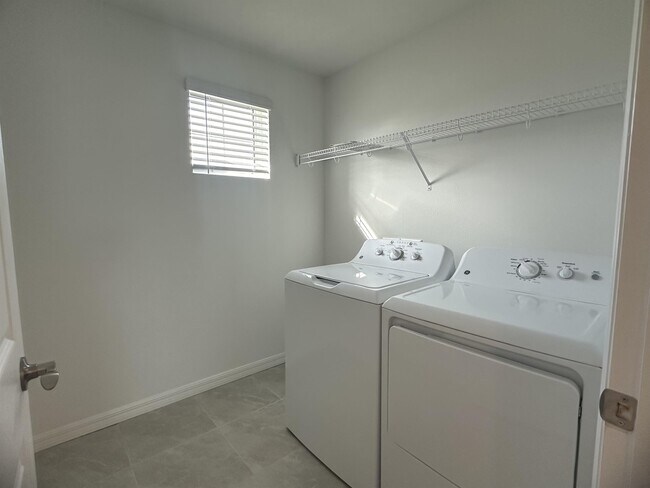 Building Photo - 1833 Cockpit Ln