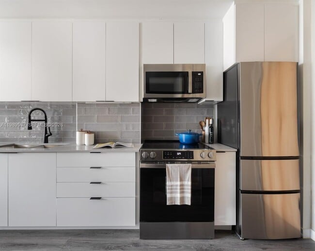 Building Photo - 2200 NW 1st Ave