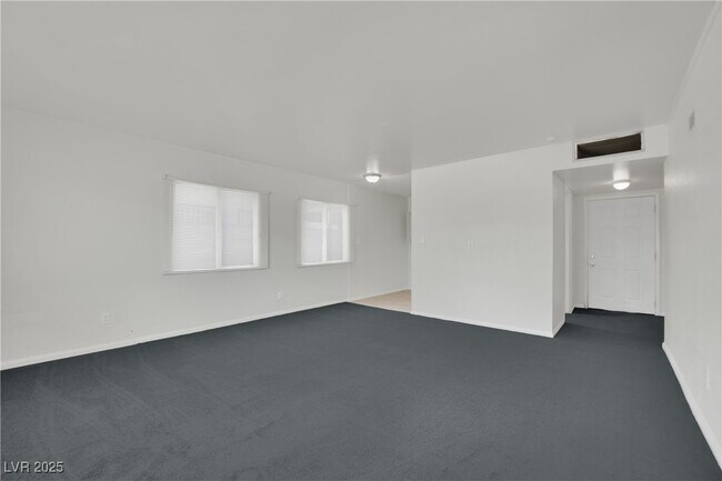 Building Photo - 2016 Linden Ave