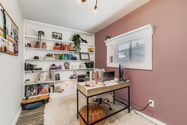 Building Photo - Charming 3 bed/1 bath Broomfield Home - Available December 20th!