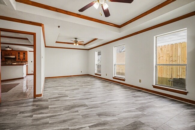 Building Photo - 507 Ave F