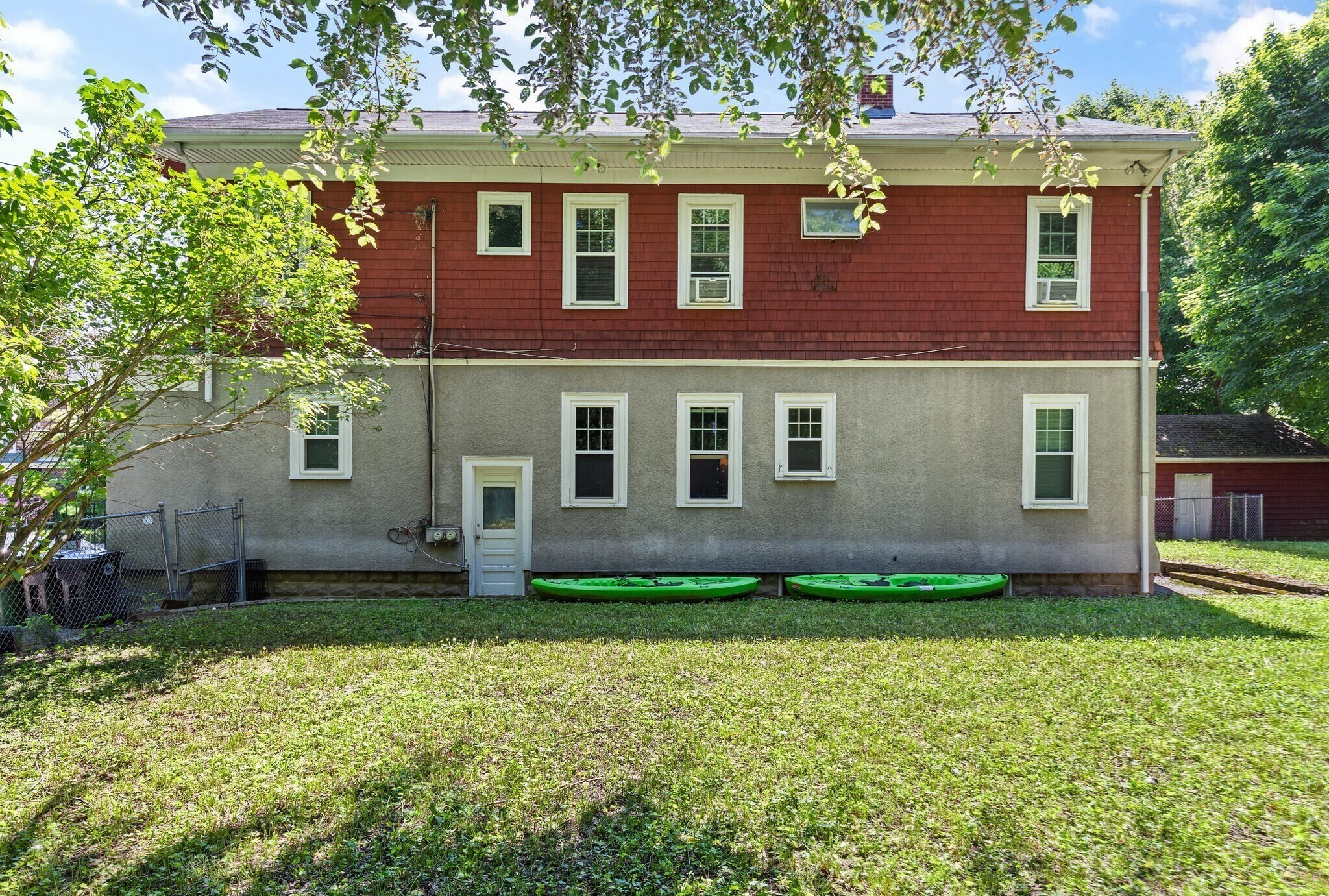 Building Photo - 212 Maplewood St
