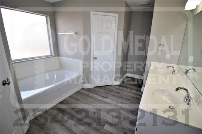 Building Photo - 2513 Jake Dr