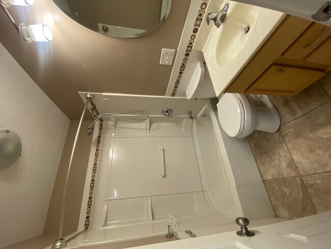 Building Photo - 1212-16th 1/2 16th 1/2 St