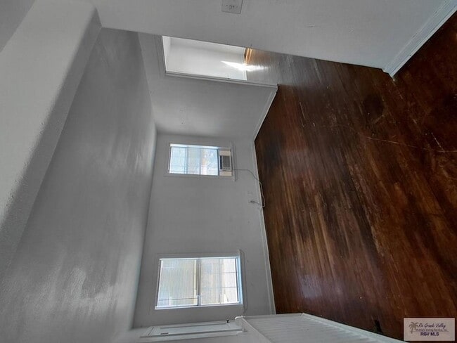 Building Photo - 521 N 9th St