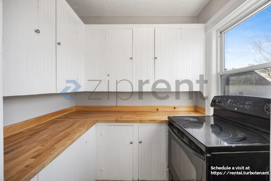 Building Photo - 82 Green Hill Pkwy