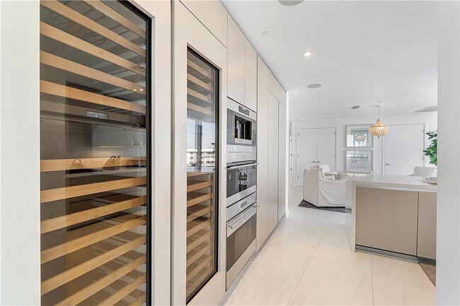 Building Photo - 2200 N Ocean Blvd