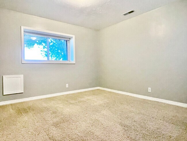Building Photo - 1403 Northridge Dr
