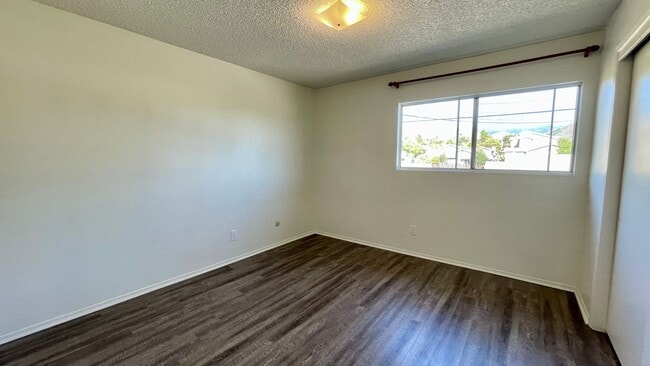 Building Photo - 2 Bedroom 2-1/2 Bathroom Townhouse by Sierra Vista Hospital and Near Cal Poly Campus