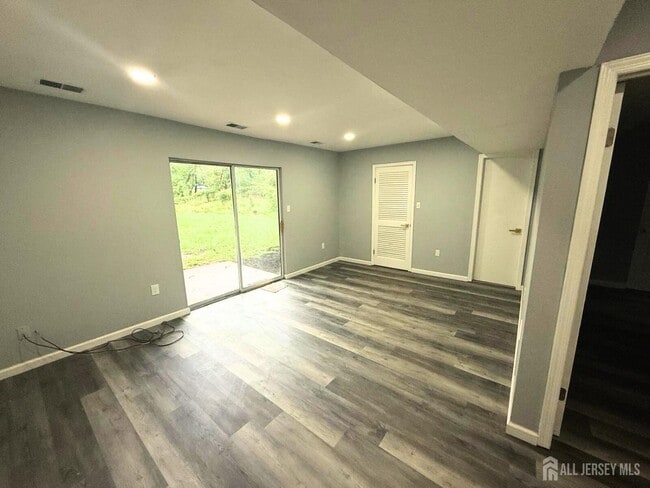 Building Photo - 5 Pelmont Pl