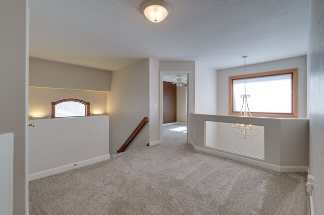 Building Photo - 4 bed 2 full bath 2 half bath home in Lambertville with finished basement for rent!