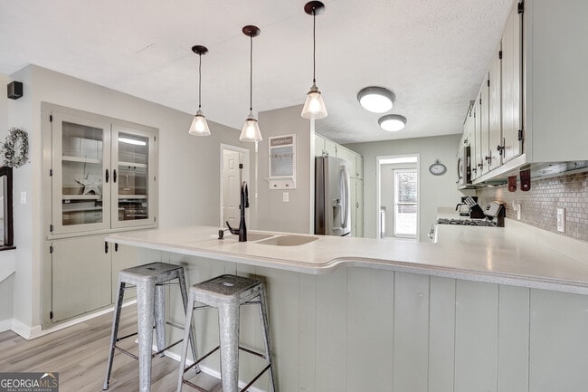 Building Photo - 300 Briarwood Rd